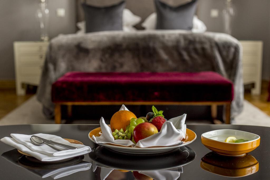 St. Petersbourg Hotel - Small Luxury Hotels Of The World Tallinn Ngoại thất bức ảnh