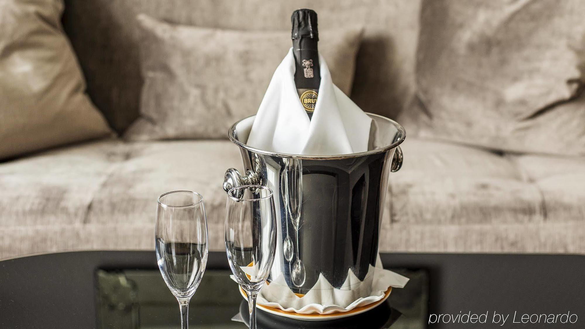 St. Petersbourg Hotel - Small Luxury Hotels Of The World Tallinn Ngoại thất bức ảnh