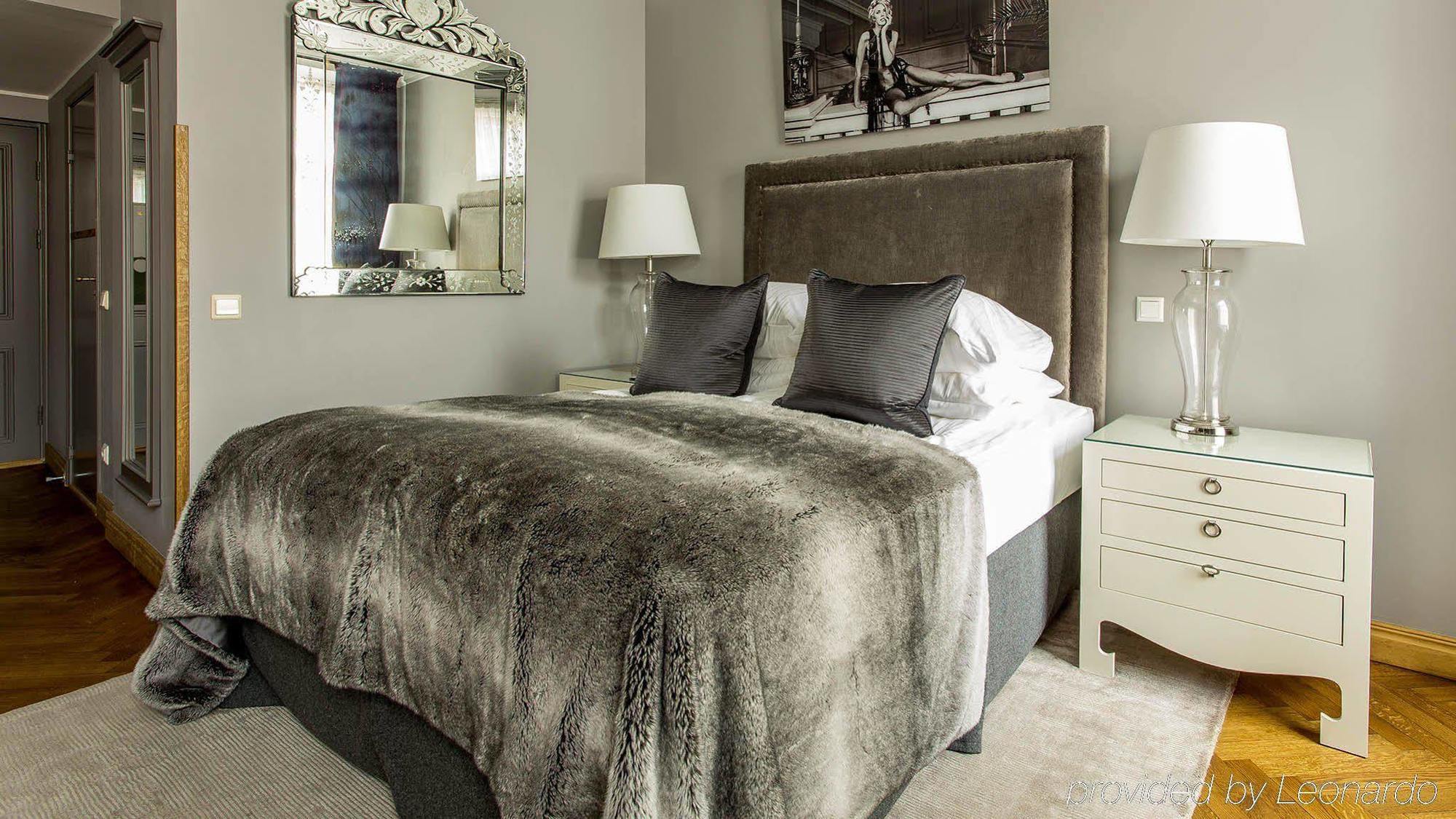 St. Petersbourg Hotel - Small Luxury Hotels Of The World Tallinn Ngoại thất bức ảnh