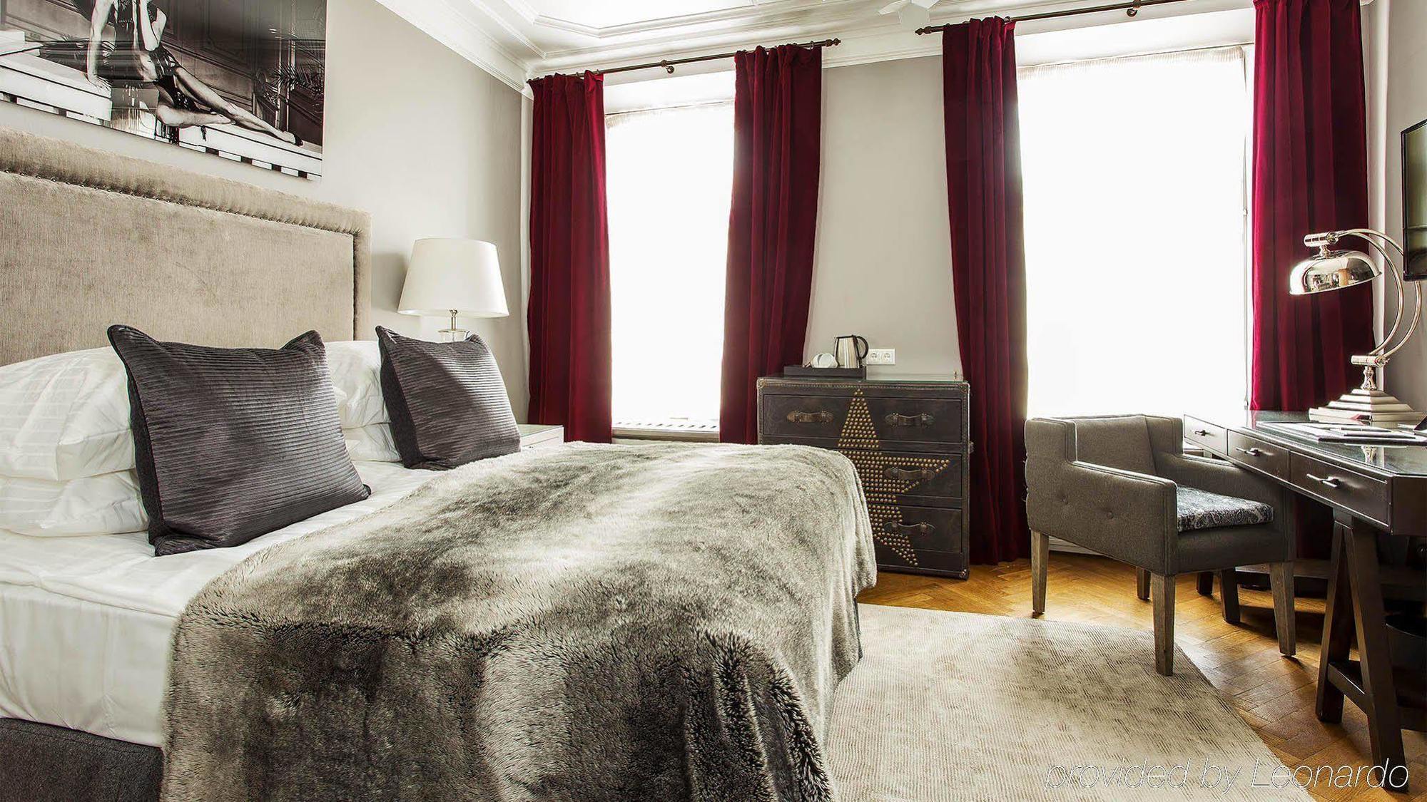 St. Petersbourg Hotel - Small Luxury Hotels Of The World Tallinn Ngoại thất bức ảnh