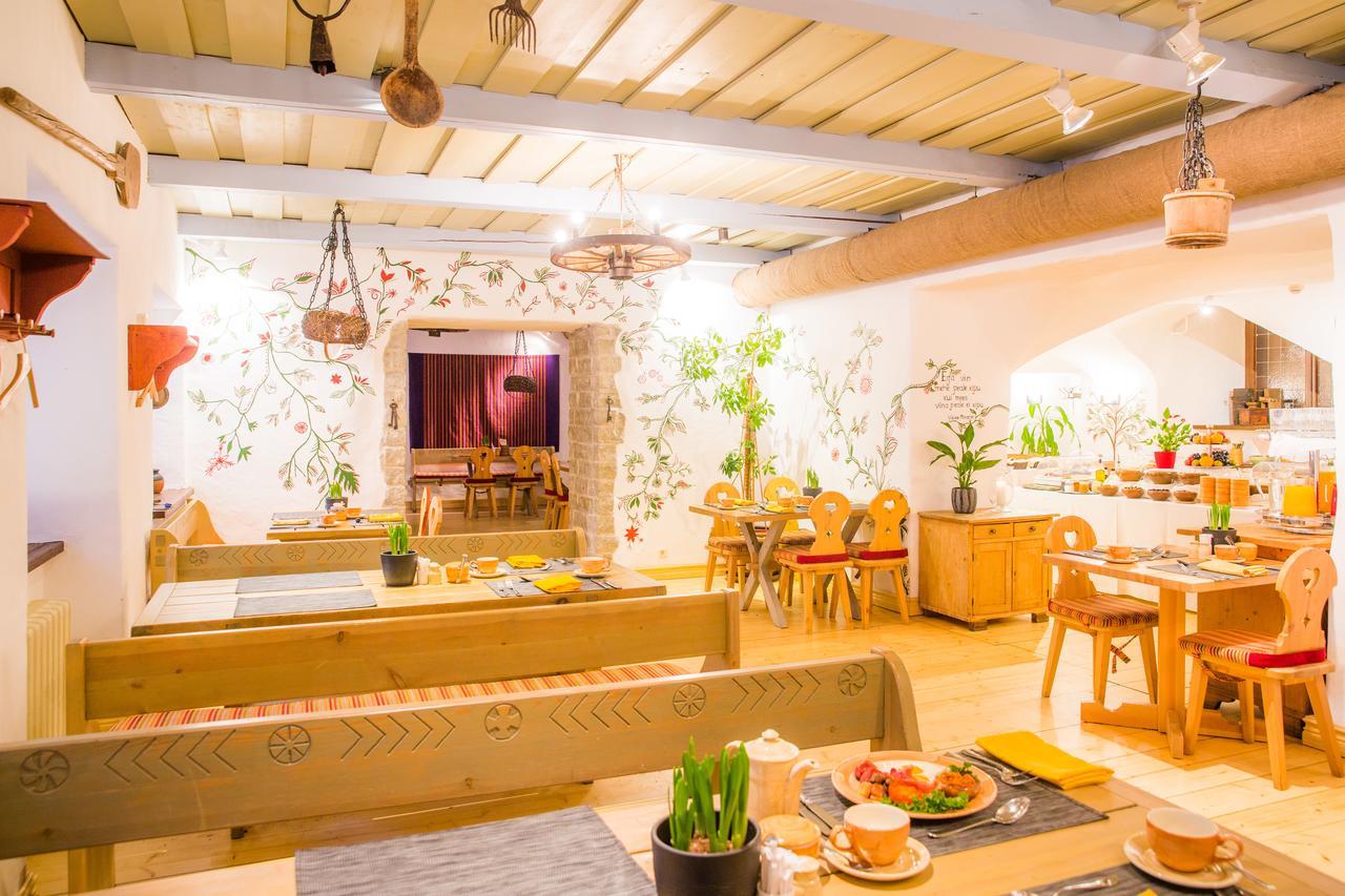 St. Petersbourg Hotel - Small Luxury Hotels Of The World Tallinn Ngoại thất bức ảnh